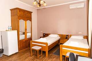 Гостиница Black Sea Guest House Адлер Стандартный двухместный номер с 1 кроватью или 2 отдельными кроватями-2