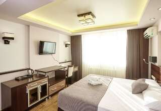 Гостиница Black Sea Guest House Адлер Улучшенный двухместный номер с 1 кроватью и без балкона-1