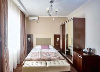 Гостиница Black Sea Guest House Адлер Двухместный номер Делюкс с 1 кроватью или 2 отдельными кроватями-1